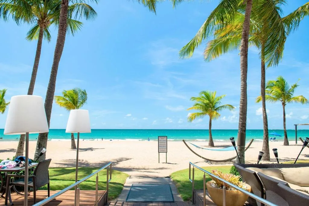 Courtyard by Marriott Isla Verde Beach Resort: another view