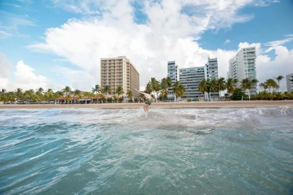 Courtyard by Marriott Isla Verde Beach Resort: another view