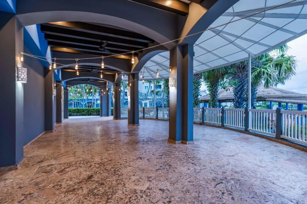 Embassy Suites by Hilton Dorado del Mar Beach Resort: another view
