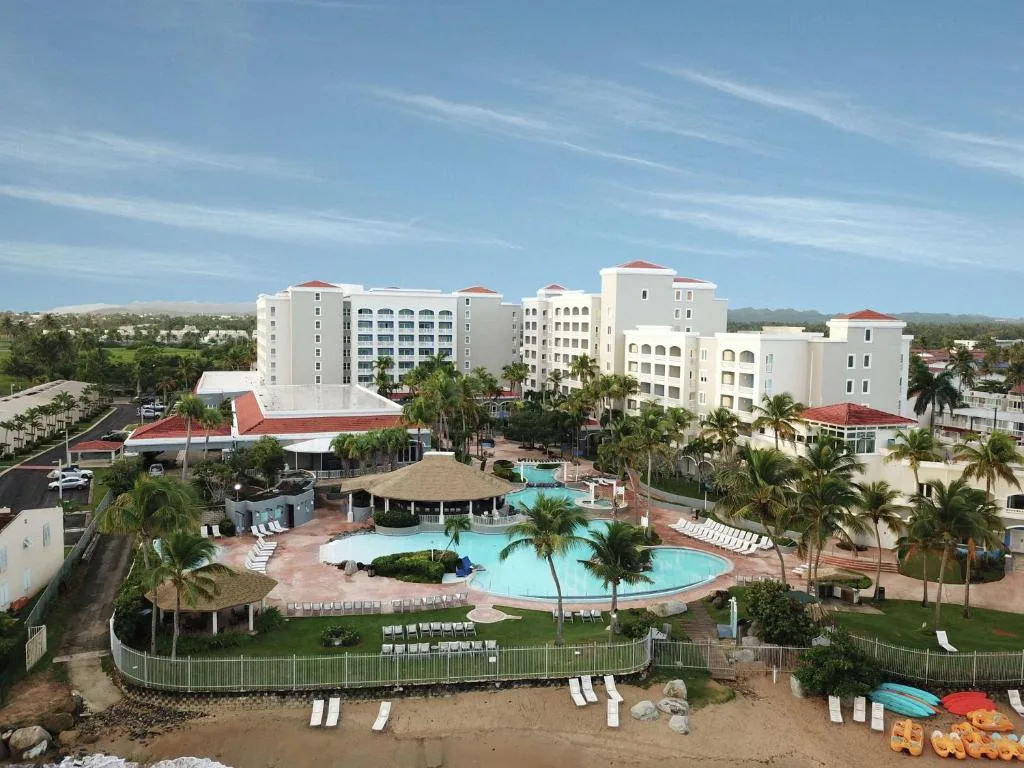 Embassy Suites by Hilton Dorado del Mar Beach Resort: another view