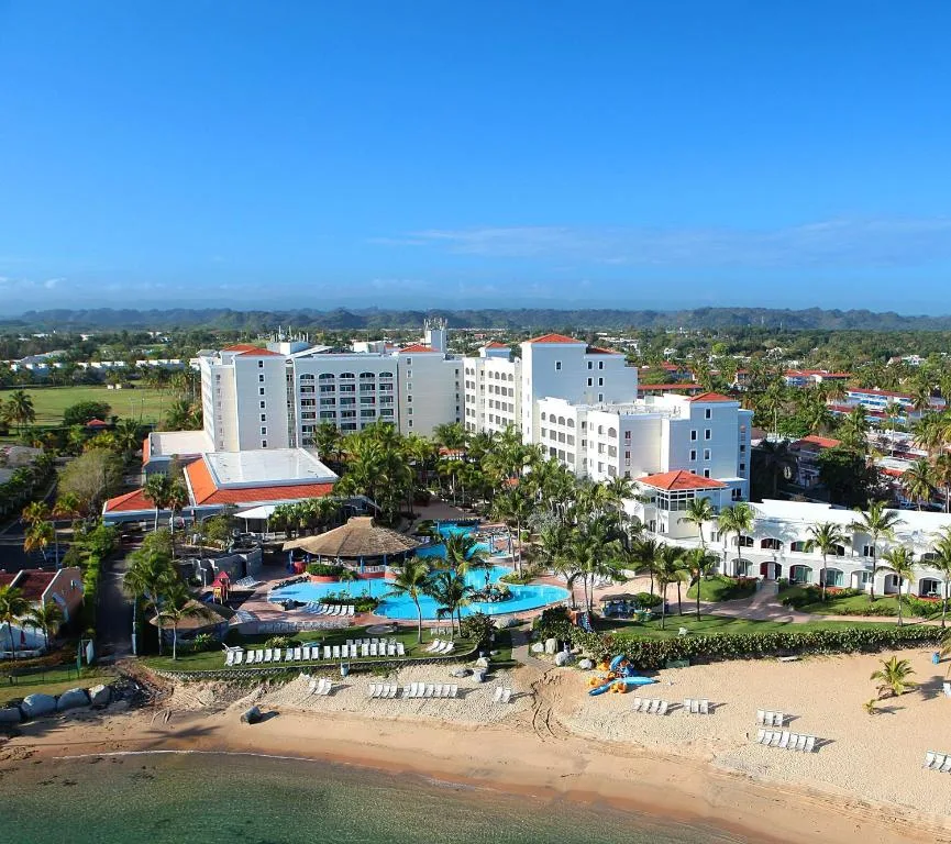 Embassy Suites by Hilton Dorado del Mar Beach Resort: another view