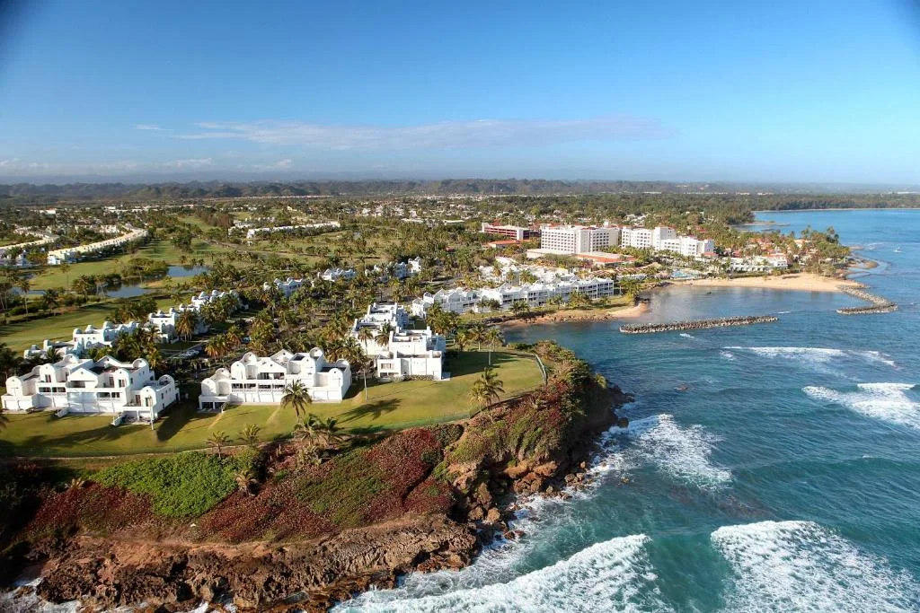 Embassy Suites by Hilton Dorado del Mar Beach Resort: another view